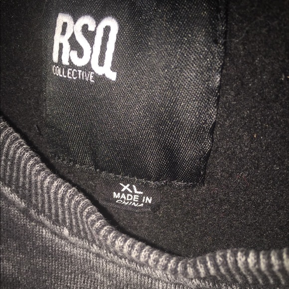 Vintage Oversized Sweater - Picture 3 of 3